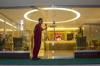 D Circle Manila
