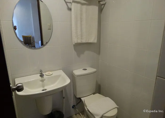 D Circle Hotel 3*