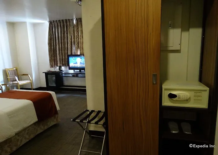 D Circle Hotel 3*