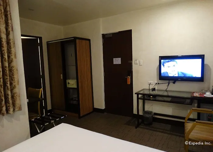 D Circle Hotel 3*